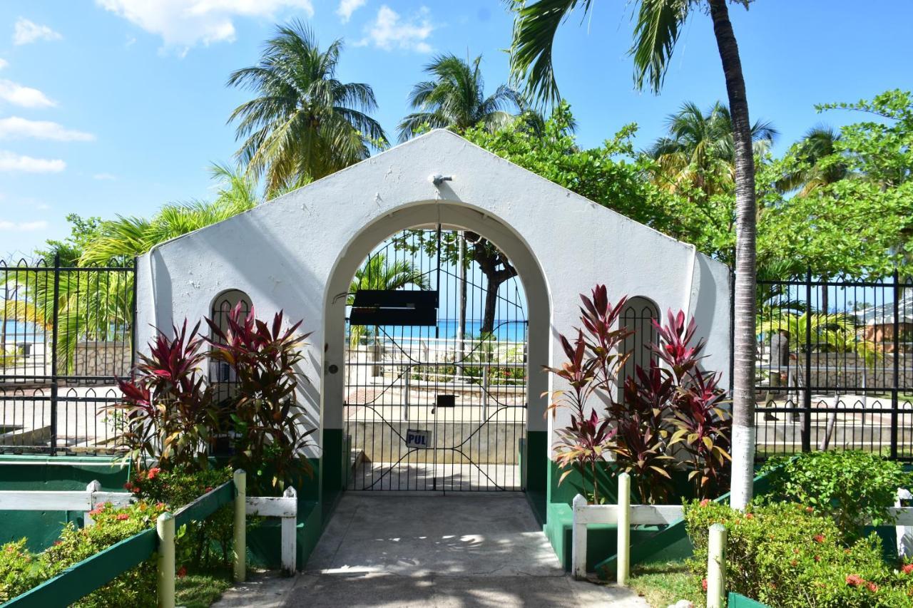 Czar'S Sanctuary- Apt B4 At Sandcastle Ocho Rios Exteriér fotografie